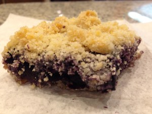 blueberry crumb bar